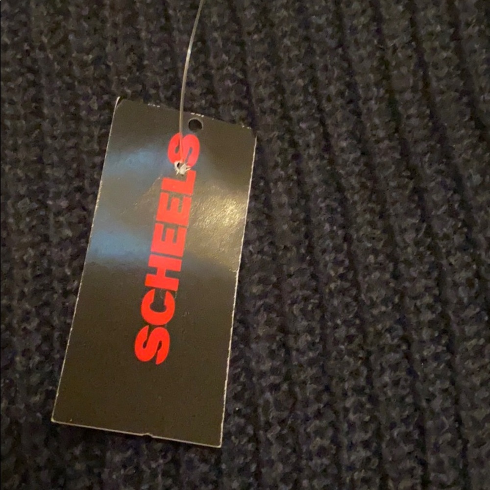 Sweater - Picture 2 of 3